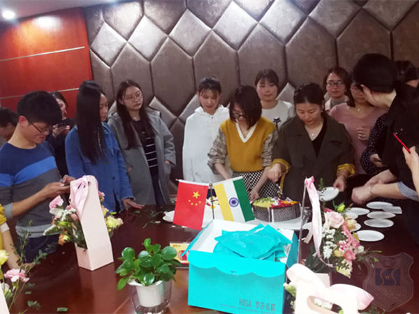 生日蛋糕分(fēn)享